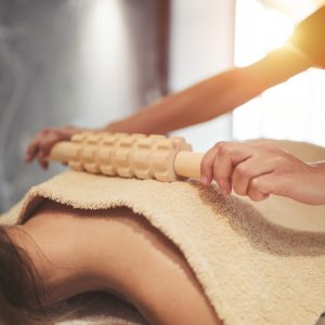 Wood Massage drenante e modellante con strumenti in legno presso Estetica Aphrodite Trieste